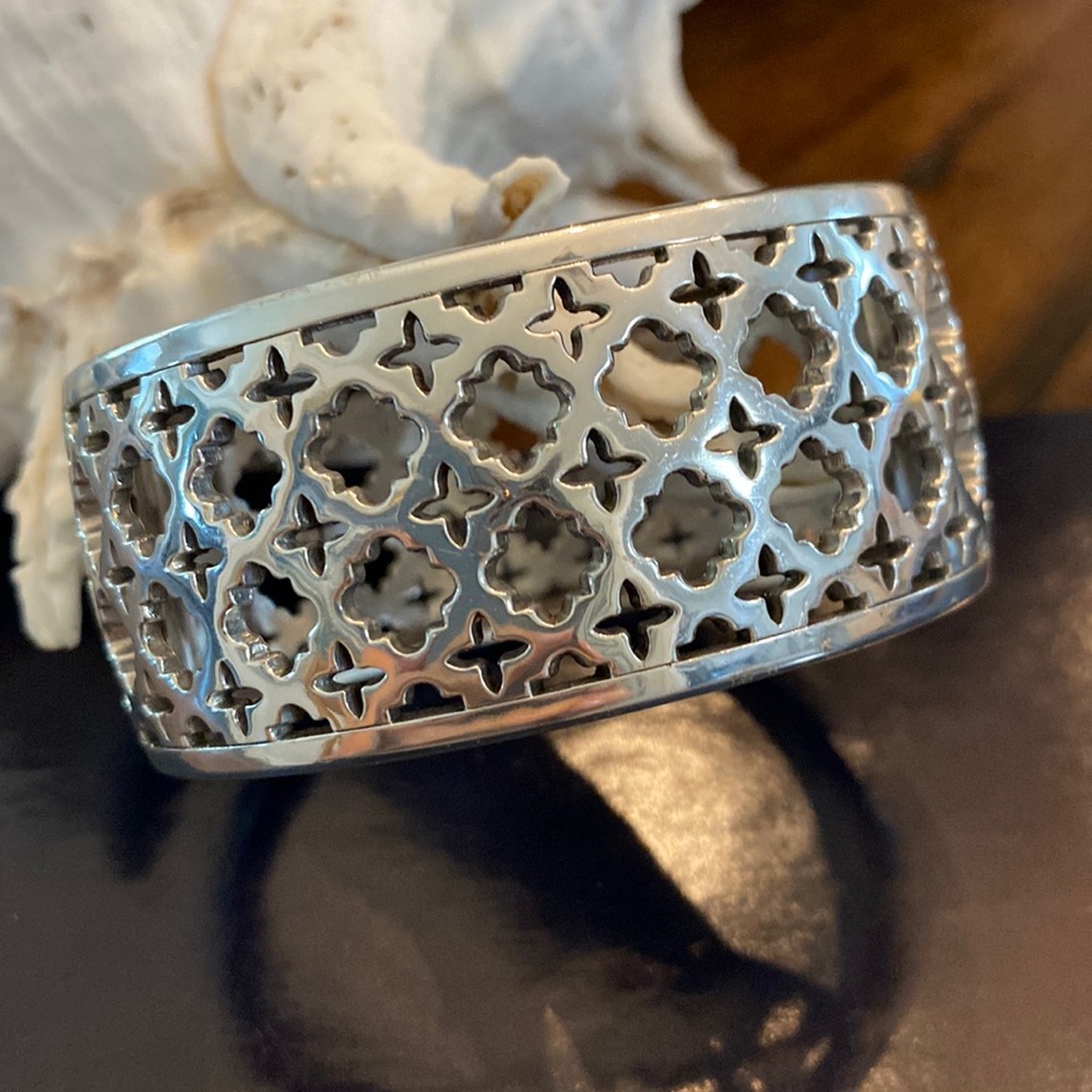 Beautiful magnetic cuff bracelet